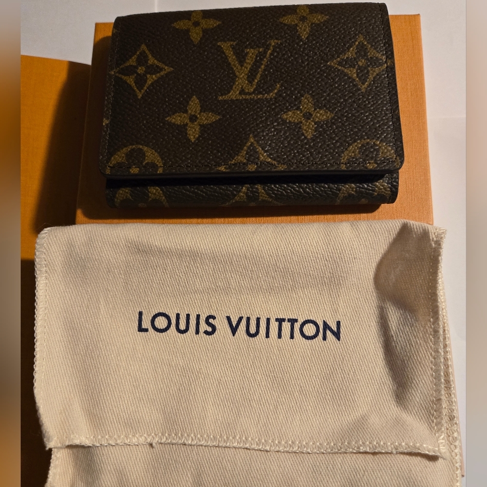 Athentic Louis Vuitton Envelope Business Card Holder